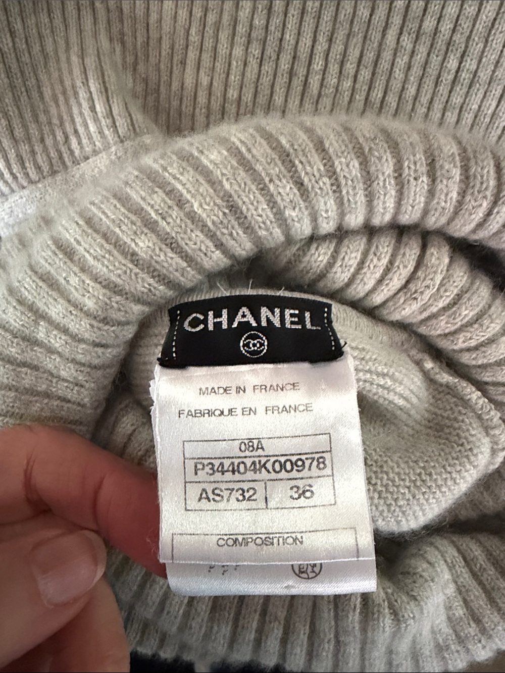 “CHANEL” Stunning Vintage Cashmere Dress - Picture 8 of 10